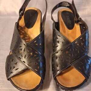 Earth Aries Leather Upper wedge sandal